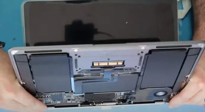 Different Size of MacBook Air Screen Replacement Cost